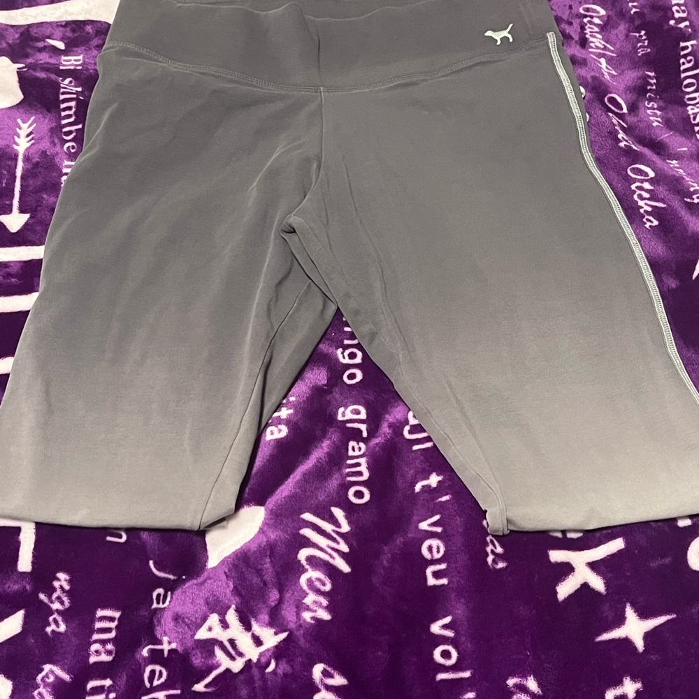 *VS Pink vintage leggings*